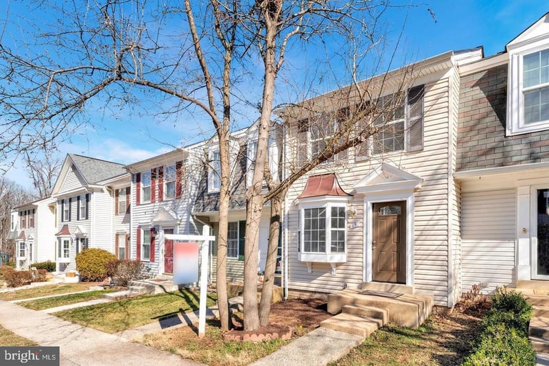 15 Asbury Way, Sterling, VA 20165
