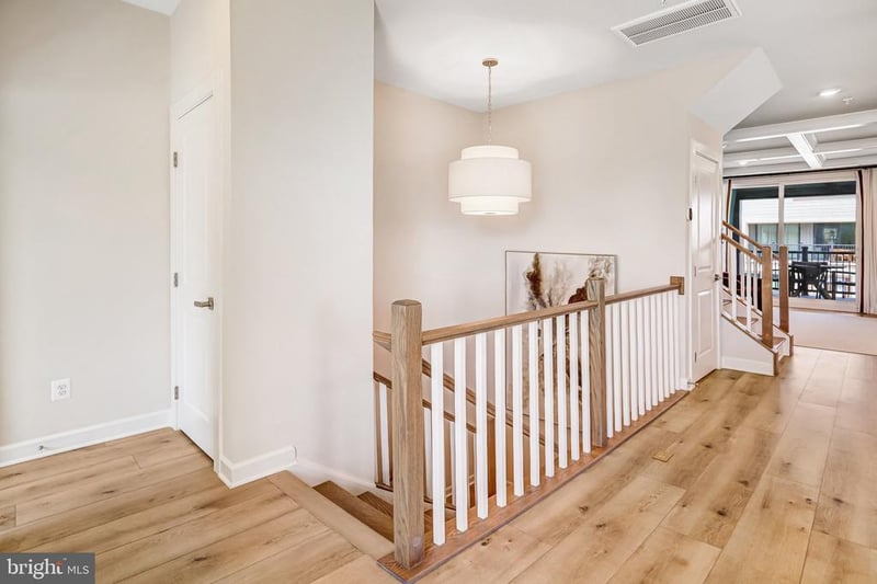 43789 Metro Ter, Ashburn, VA 20147