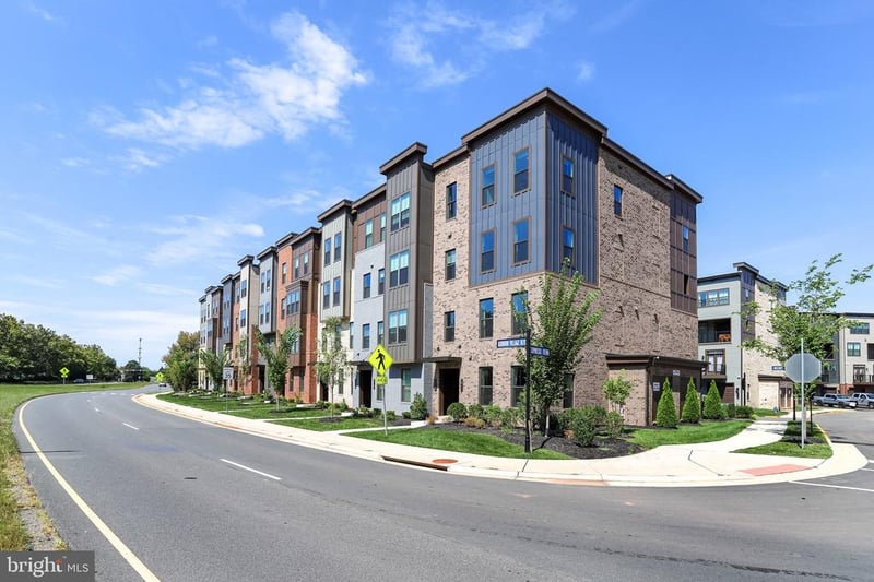 43789 Metro Ter, Ashburn, VA 20147