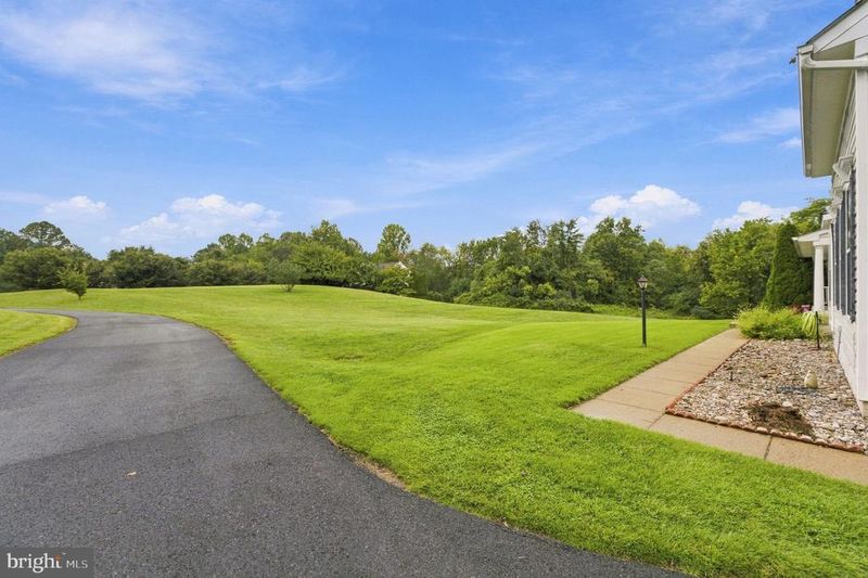5019 Ridge View Ct, Jeffersonton, VA 22724
