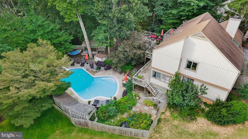 2716 Hillside Ct, Ijamsville, MD 21754