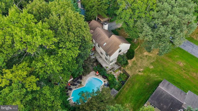2716 Hillside Ct, Ijamsville, MD 21754