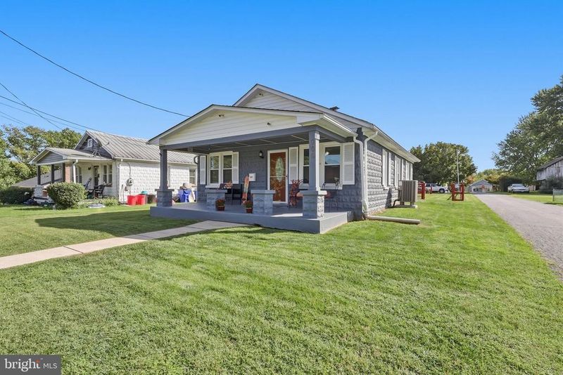 906 E F St E, Brunswick, MD 21716
