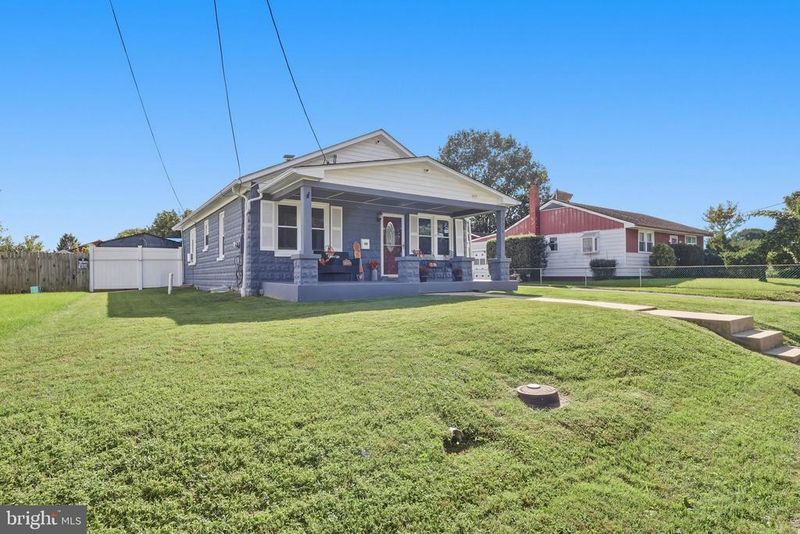 906 E F St E, Brunswick, MD 21716