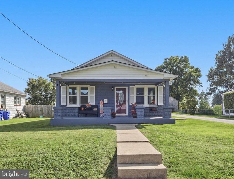 906 E F St E, Brunswick, MD 21716