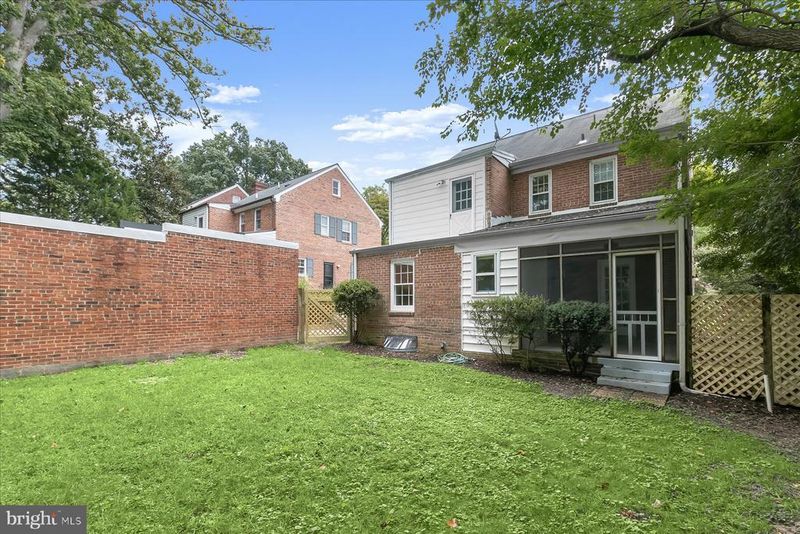 2925 Kanawha St NW, Washington, DC 20015