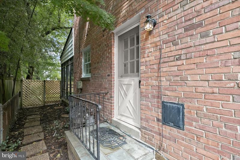 2925 Kanawha St NW, Washington, DC 20015