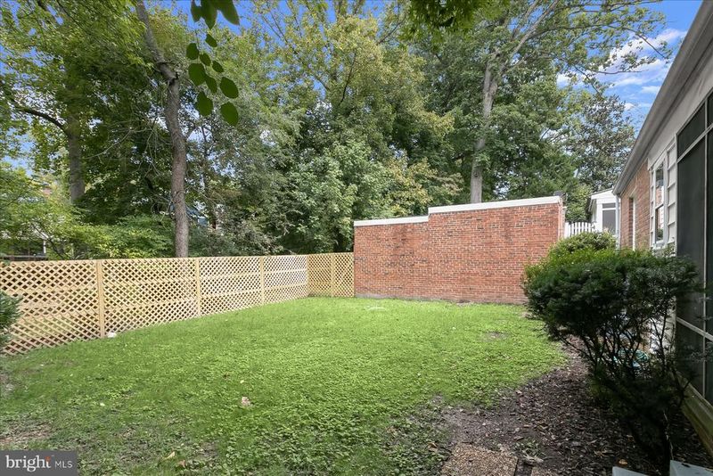 2925 Kanawha St NW, Washington, DC 20015