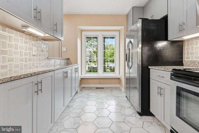 14019 Chestnut Ct, Laurel, MD 20707