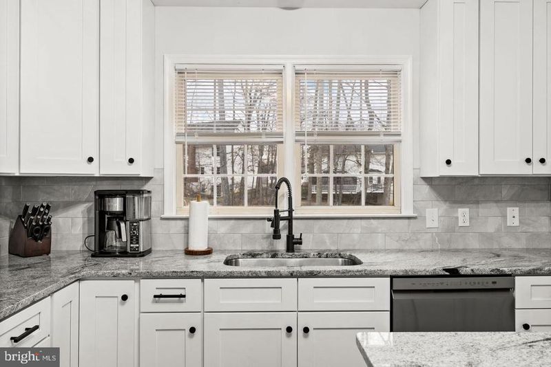 41 Baldwin Dr, Fredericksburg, VA 22406