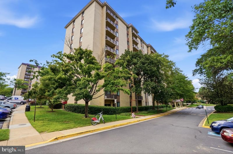 3100 S Manchester St #632, Falls Church, VA 22044