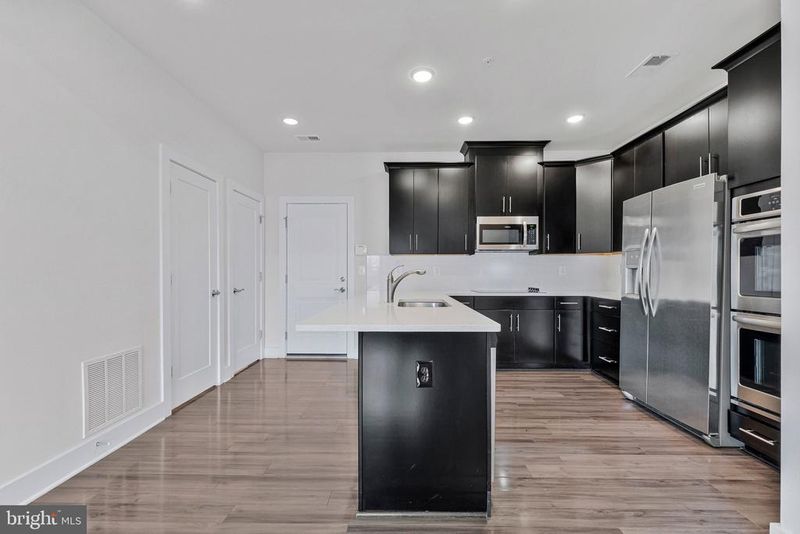 44804 Tiverton Sq, Ashburn, VA 20147