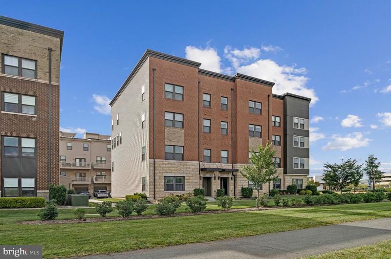 44804 Tiverton Sq, Ashburn, VA 20147