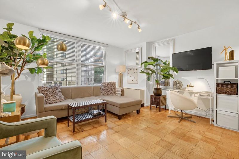 1260 21st St NW #205, Washington, DC 20036
