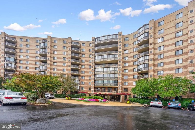 8350 Greensboro Dr #920, Mclean, VA 22102