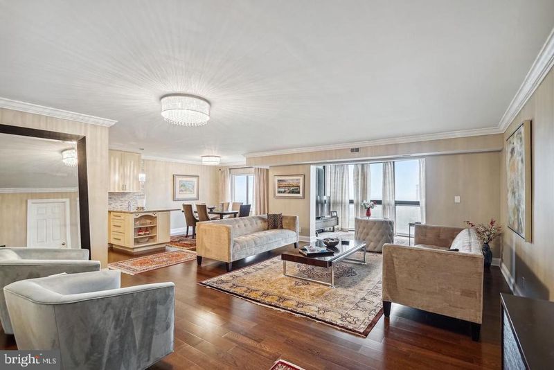 8350 Greensboro Dr #920, Mclean, VA 22102
