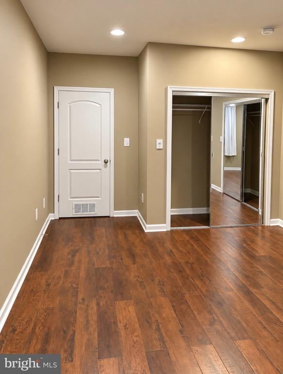 25209 Eisenhower Dr, Chantilly, VA 20152