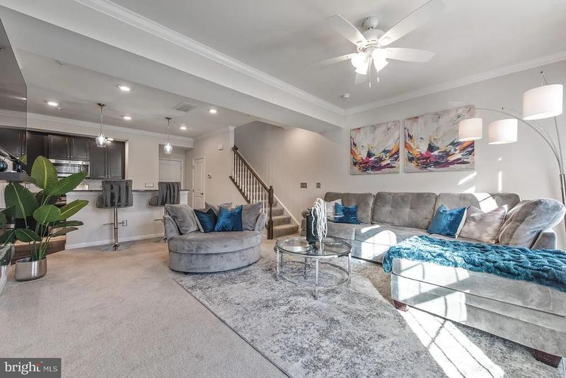 42213 Piebald Sq, Aldie, VA 20105