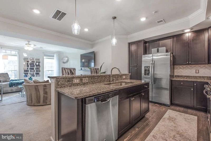 42213 Piebald Sq, Aldie, VA 20105