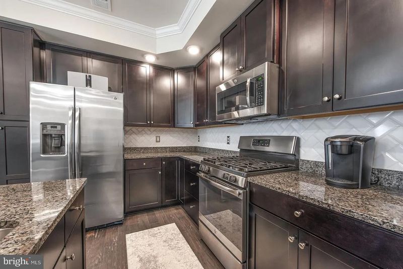 42213 Piebald Sq, Aldie, VA 20105