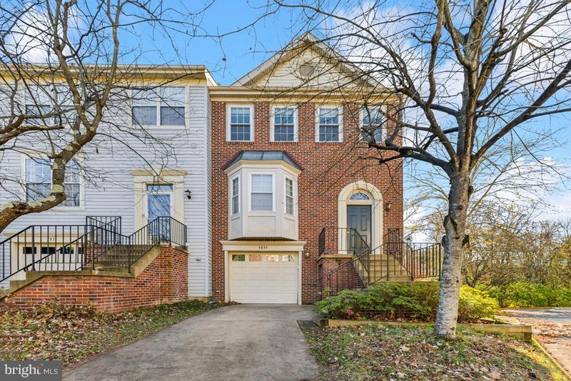 5835 Stream Pond Ct, Centreville, VA 20120