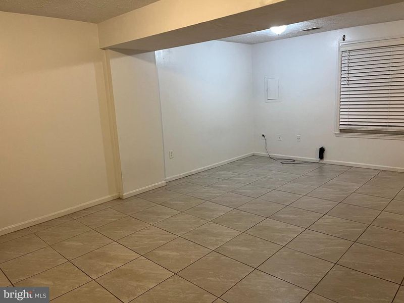 14684 Cloverdale Rd, Woodbridge, VA 22193