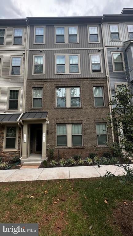 707 Thomas Ln #A, Manassas Park, VA 20111
