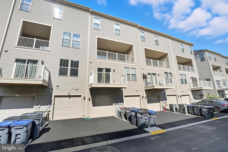 707 Thomas Ln #A, Manassas Park, VA 20111