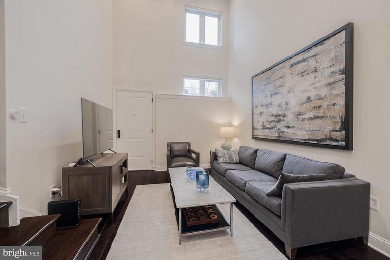 1433 K St SE #101, Washington, DC 20003