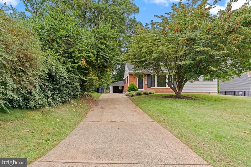 10914 Byrd Dr, Fairfax, VA 22030