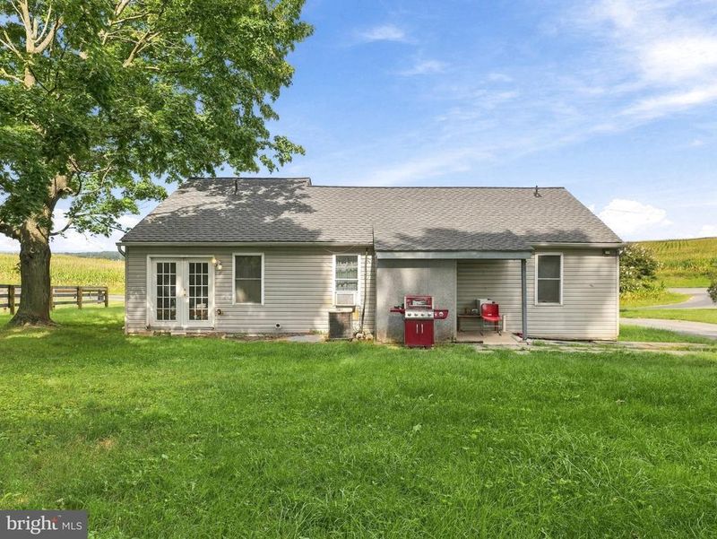 9363 Albaugh Rd, New Windsor, MD 21776