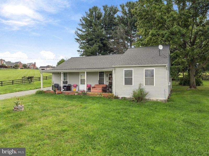 9363 Albaugh Rd, New Windsor, MD 21776