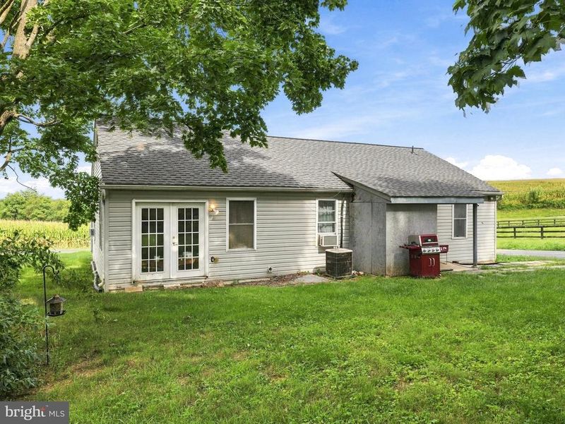 9363 Albaugh Rd, New Windsor, MD 21776