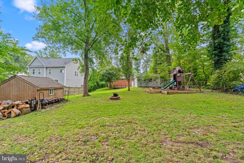 10914 Byrd Dr, Fairfax, VA 22030
