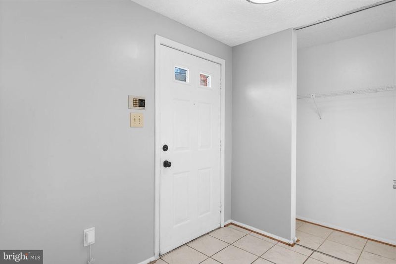 7041 Hames Ct, Frederick, MD 21703