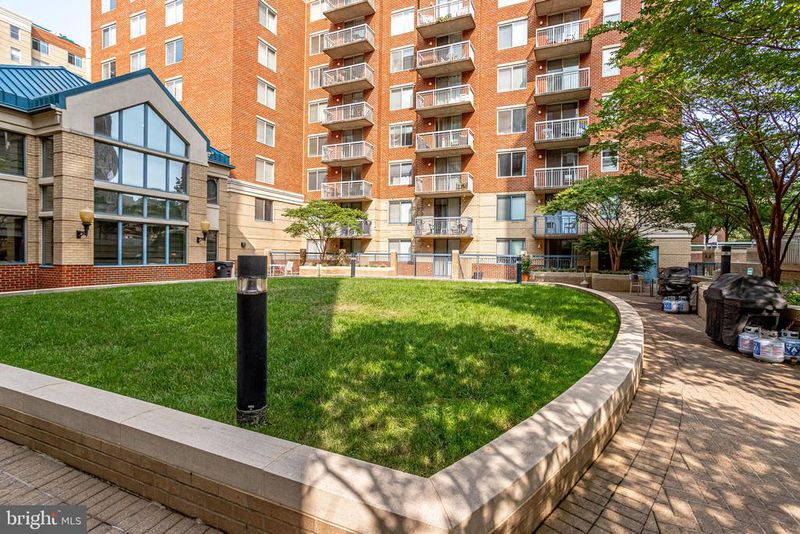 3830 9th St N #602W, Arlington, VA 22203