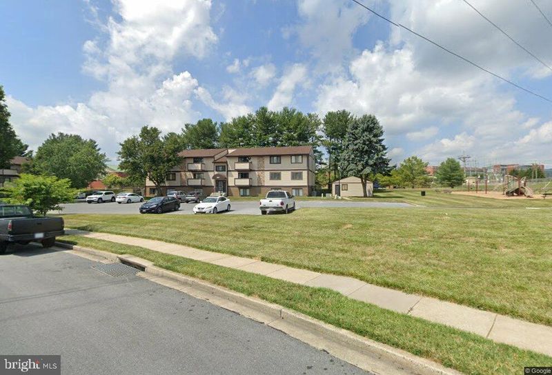 730 Heather Ridge Dr #L, Frederick, MD 21702