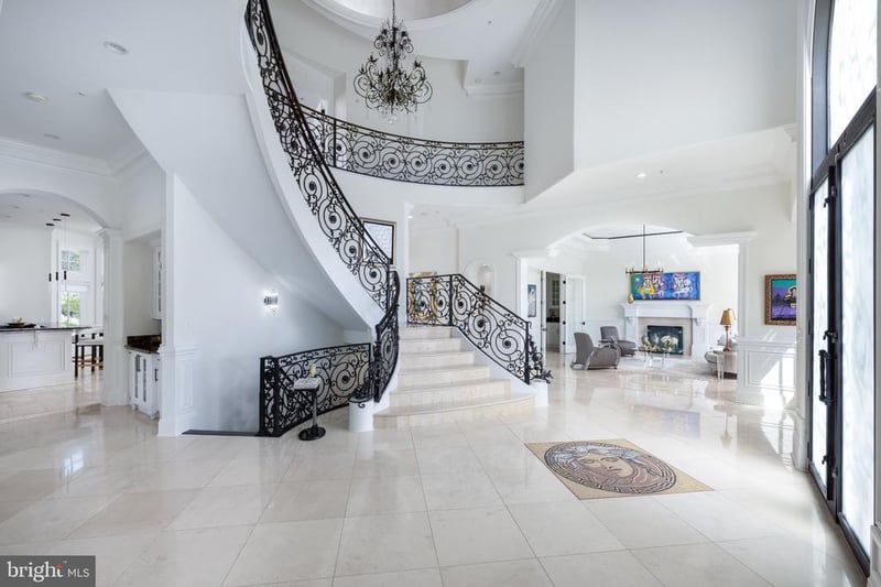 5821 Goldsboro Rd, Bethesda, MD 20817