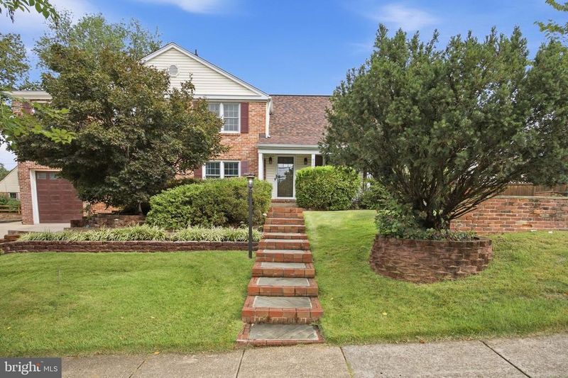 8001 Postoak Rd, Potomac, MD 20854