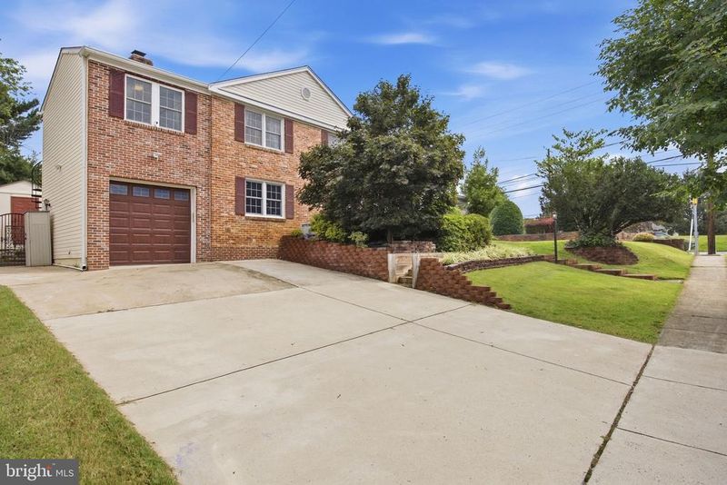 8001 Postoak Rd, Potomac, MD 20854