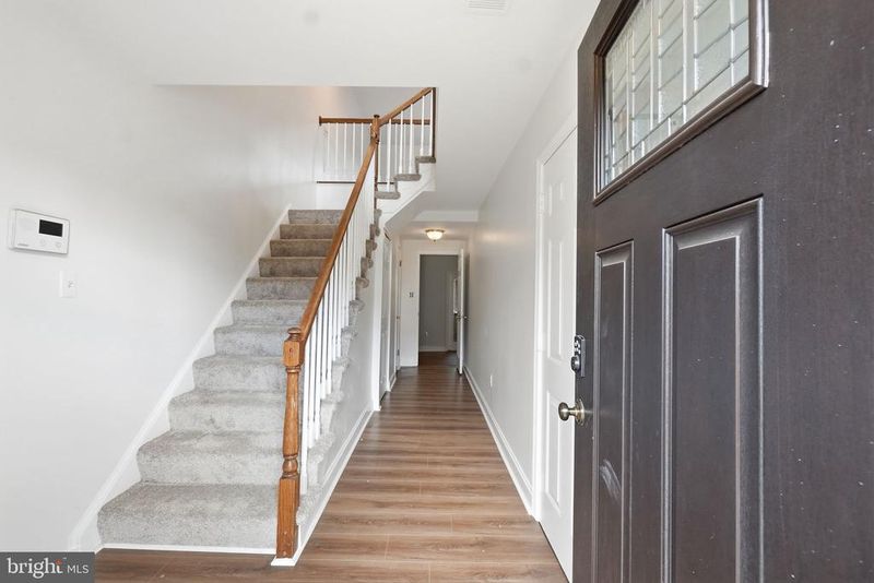 18 Victoria Sq, Frederick, MD 21702