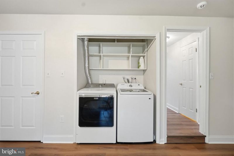 18 Victoria Sq, Frederick, MD 21702
