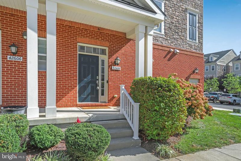 42608 Capitol View Ter, Broadlands, VA 20148