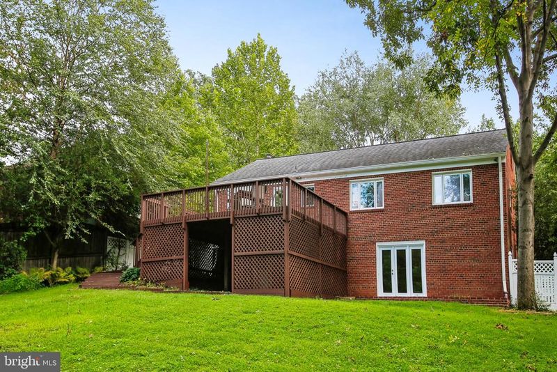 3054 Hazelton St, Falls Church, VA 22044