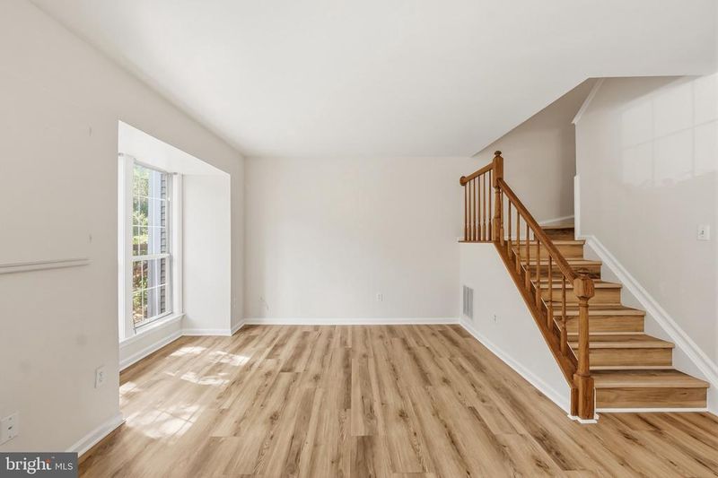 6008 Havener House Way, Centreville, VA 20120