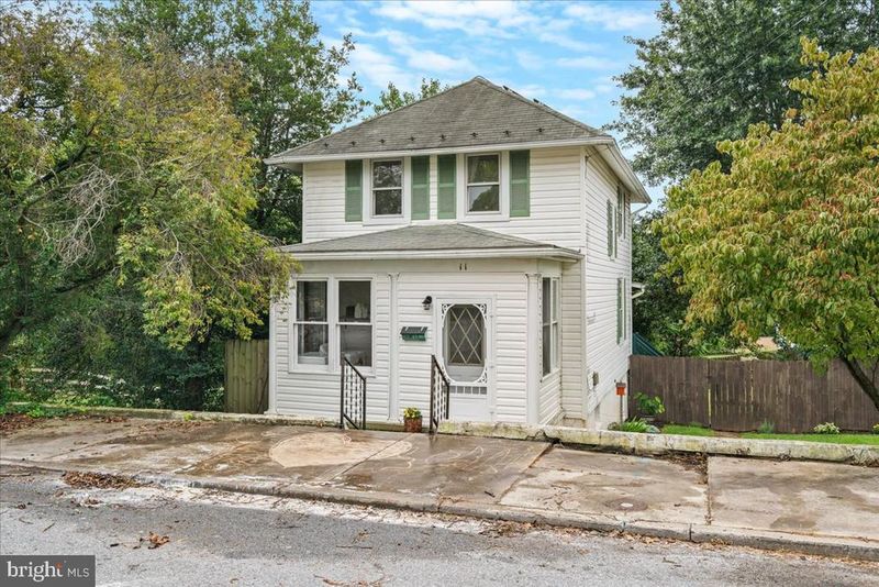 11 E H St, Brunswick, MD 21716