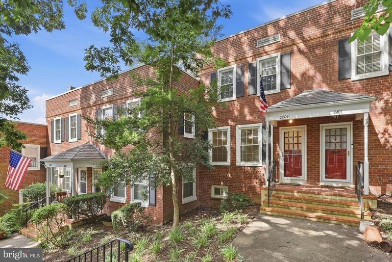 2809 S Columbus St, Arlington, VA 22206