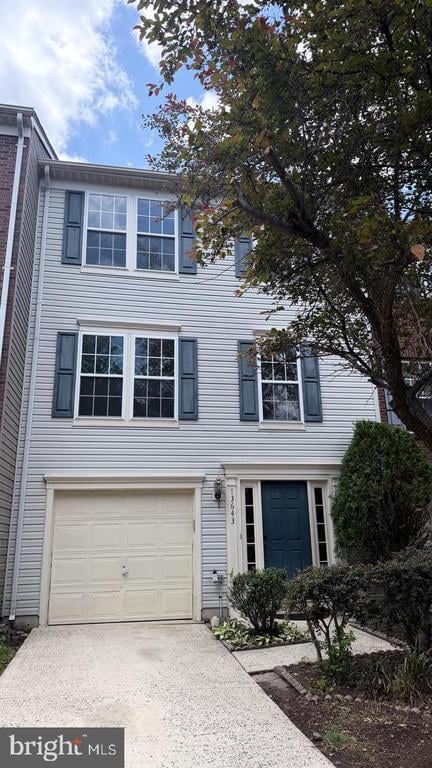 13643 Saint Johns Wood Pl, Herndon, VA 20171