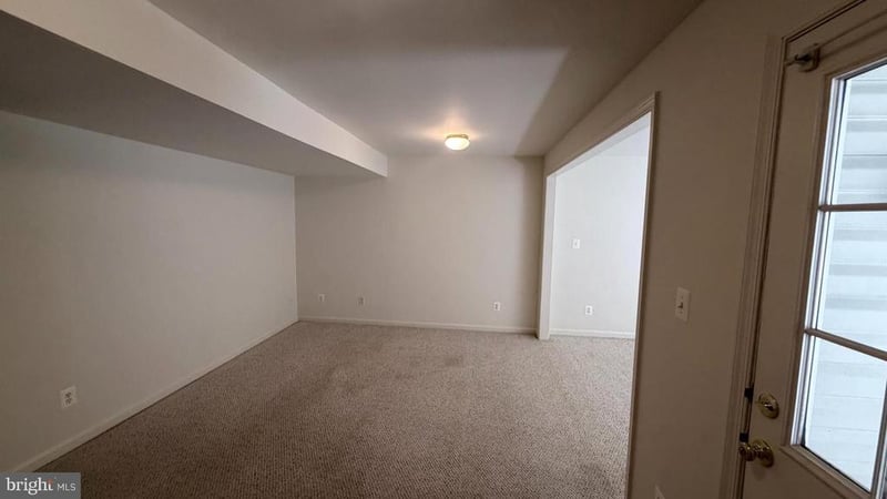 13643 Saint Johns Wood Pl, Herndon, VA 20171