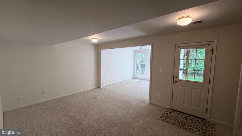 13643 Saint Johns Wood Pl, Herndon, VA 20171